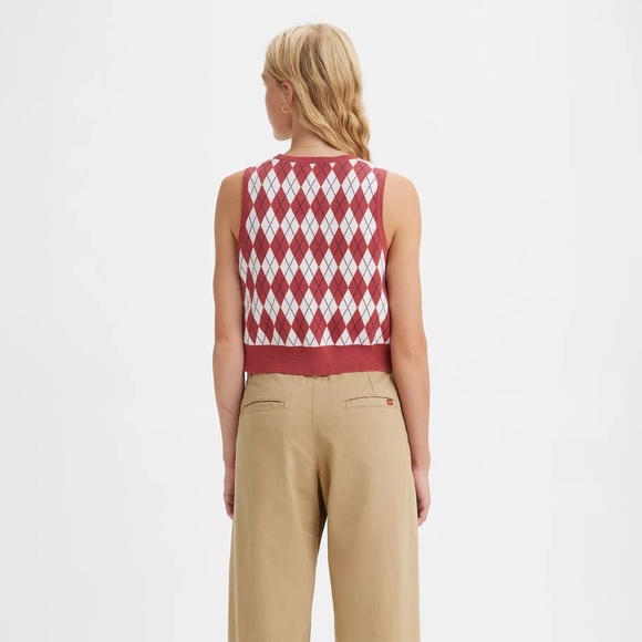 NWT Levi’s Ilia Red Argyle Knit Sweater Vest Vintage Inspired Shrunken Fit M - Picture 3 of 8